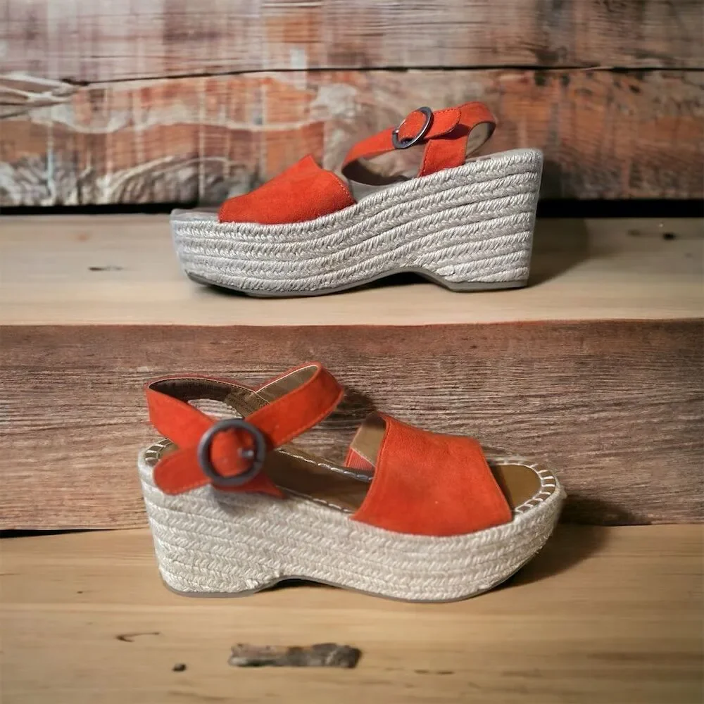 Universal Thread Women's Orange Faux Suede Platform Sandals Buckle Closure Vegan